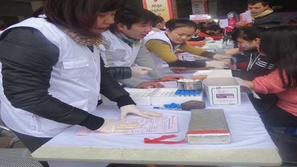 Hàng nghìn người tham dự "lễ hội Xuân Hồng 2014" ảnh 5