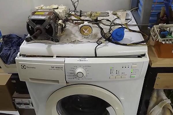 10 nguyên nhân khiến máy giặt Electrolux bị hỏng ảnh 1