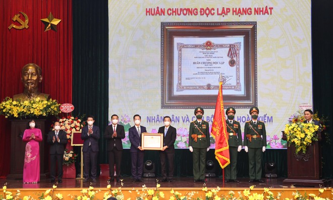 Quận Hoàn Kiếm vinh dự đón nhận Huân chương Độc lập hạng Nhất sau 60 năm lịch sử vẻ vang ảnh 1