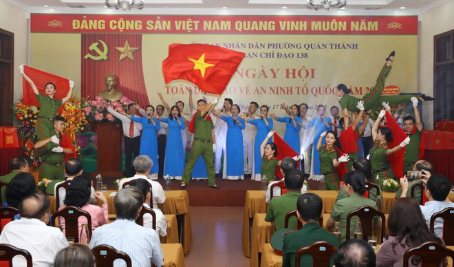 Đại tướng Tô Lâm dự Ngày hội toàn dân bảo vệ An ninh Tổ quốc ở phường Quán Thánh ảnh 4