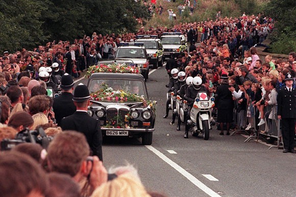 "Bà đầm thép" Thatcher được tổ chức lễ tang theo nghi thức quân đội ảnh 1