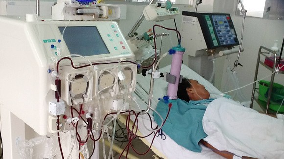 Sau 168 giờ lọc máu liên tục, nữ bệnh nhân được cứu sống ảnh 1