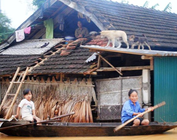 Ngày 20-10 của chị em vùng rốn lũ ảnh 14