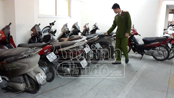 Hà Nội: Triệt phá ổ nhóm gây ra 25 vụ trộm xe máy đắt tiền ảnh 6