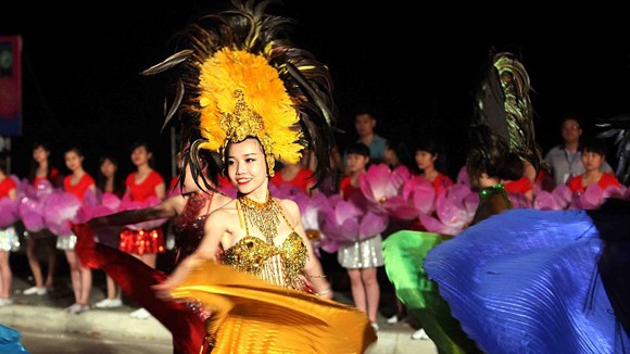 Carnaval Hạ Long 2014 rực rỡ sắc màu ảnh 1