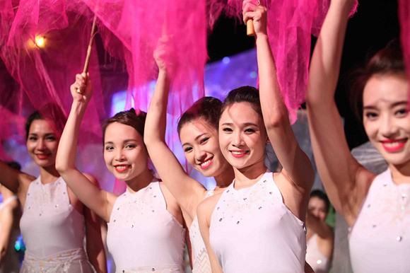 Carnaval Hạ Long 2014 rực rỡ sắc màu ảnh 10