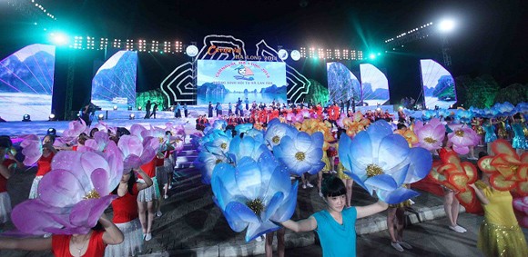 Carnaval Hạ Long 2014 rực rỡ sắc màu ảnh 4