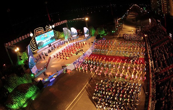 Carnaval Hạ Long 2014 rực rỡ sắc màu ảnh 2