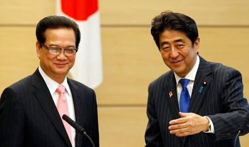 Thủ tướng Nhật Bản ủng hộ mạnh mẽ Việt Nam và Philippines ảnh 1