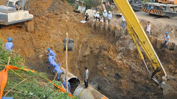 Hà Nội: Vỡ đường ống dẫn nước sông Đà lần thứ 9 ảnh 1