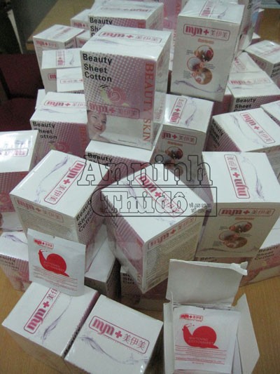 Bắt giữ lô hàng kem làm trắng da đưa từ Lạng Sơn vào TPHCM tiêu thụ ảnh 2