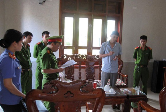 Một cán bộ huyện bị bắt về tội lừa đảo chiếm đoạt 630 triệu đồng ảnh 1