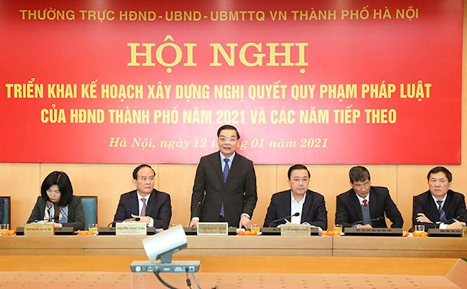 Chủ tịch UBND TP Hà Nội: Có tình trạng "vừa chạy vừa xếp hàng" trong xây dựng chính sách ảnh 1