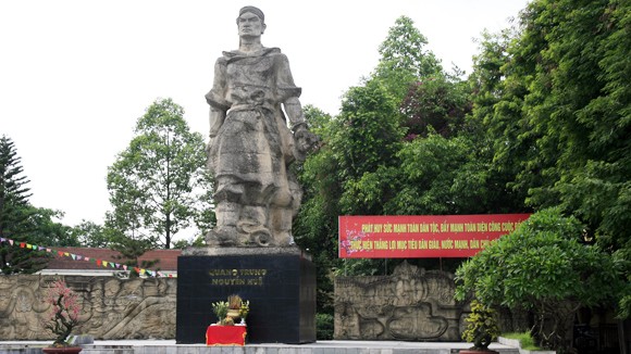 Có nên làm mới tượng đài Vua Quang Trung? ảnh 1