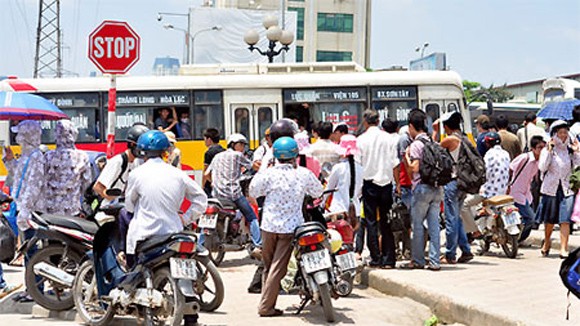 Luyện thi hay… luyện chơi? ảnh 1