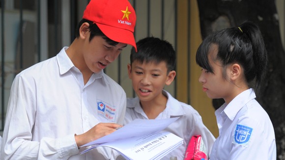 Hàng loạt trường công bố điểm chuẩn ĐH 2012 ảnh 1