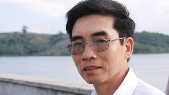 Nhà thơ Nguyễn Hữu Quý làm thơ tiễn con gái lấy chồng ảnh 1