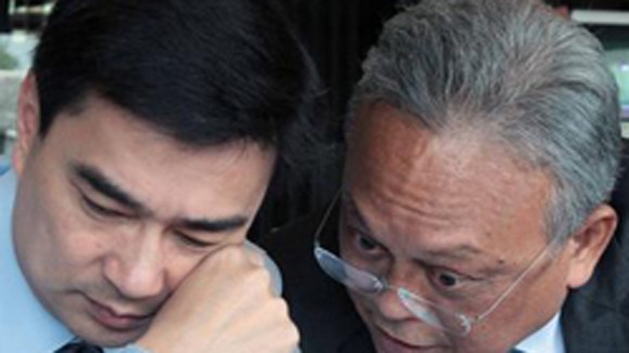 Cựu Thủ tướng Thái Lan Abhisit bị truy tố tội giết người ảnh 1