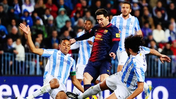 Barca lại xô đổ nhiều kỷ lục ảnh 1