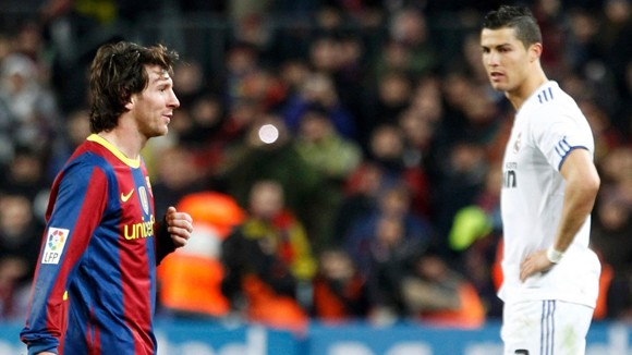 Ronaldo nhạt nhòa trước Messi ảnh 1