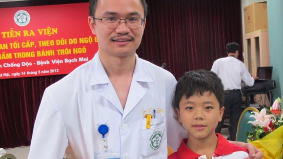 Bệnh nhân nặng trong vụ ngộ độc bánh trôi ngô đã qua cơn nguy kịch ảnh 1