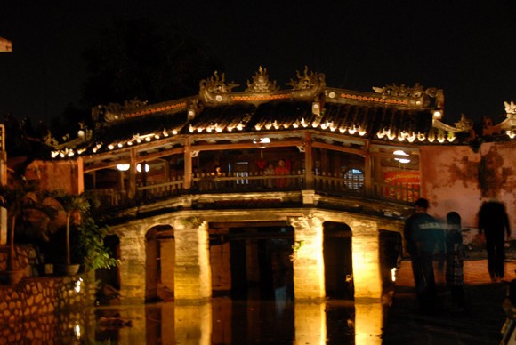 Thành phố cổ thân thiện ảnh 1