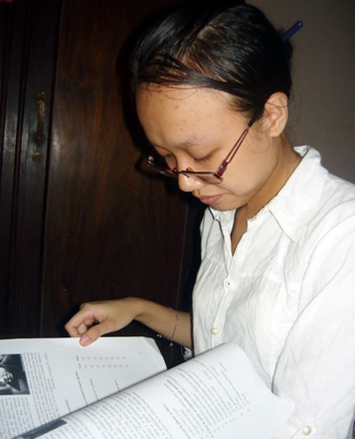 Hai nữ sinh trường chuyên Phan Bội Châu làm nên cú “đúp” ảnh 1