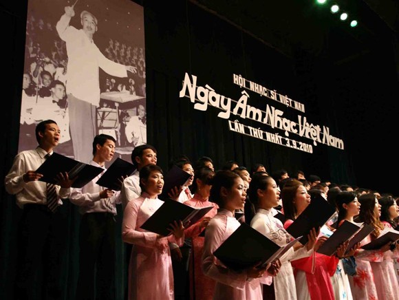 Tưng bừng các sự kiện chào mừng Ngày Âm nhạc Việt Nam ảnh 1