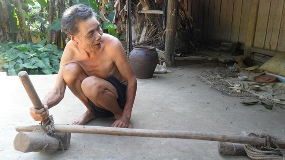 Hoạn trâu: Nghề nguy hiểm ảnh 2