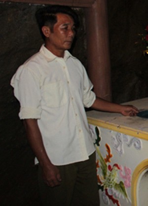 Kỳ lạ, núi Văn, núi Võ ảnh 2