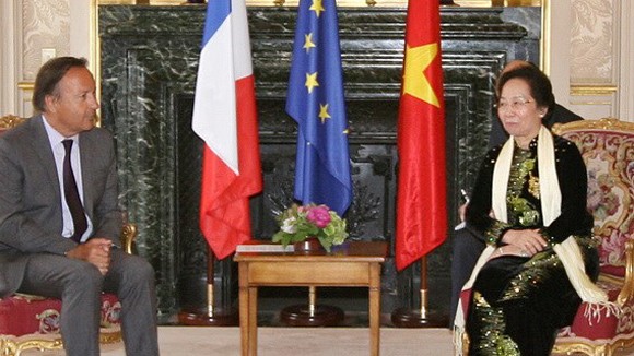 Pháp sẽ cùng Việt Nam thúc đẩy giải quyết hòa bình vấn đề Biển Đông ảnh 1