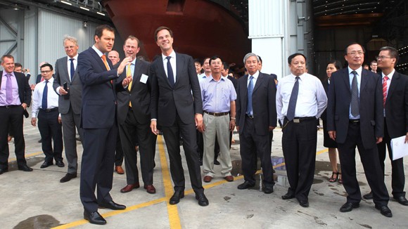 Thủ tướng Hà Lan thăm nhà máy đóng tàu đạt đẳng cấp châu Âu ảnh 1