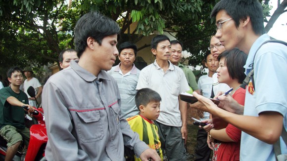Tác nghiệp tại hiện trường vụ thảm sát hiệu vàng ảnh 1