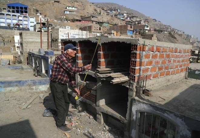 Khủng hoảng thiếu đất nghĩa trang trong đại dịch ở Peru ảnh 1