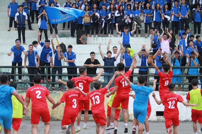 5 mùa giải bóng đá học sinh THPT Hà Nội - Báo An ninh Thủ đô đáng nhớ nhất trong 20 năm qua ảnh 4