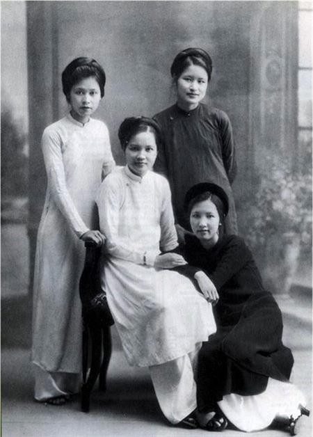 Chẳng thơm cũng thể hoa nhài…