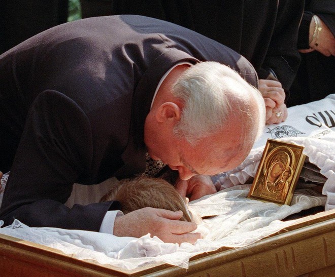 Cựu lãnh đạo Liên Xô Mikhail Gorbachev - mẫu hình người chồng lý tưởng ảnh 1