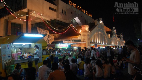 Kiểm tra ứng trực, báo động xử lý cháy đêm ở chợ Đồng Xuân ảnh 1