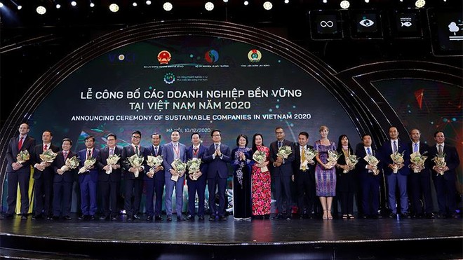Vinamilk vững vàng vị trí dẫn đầu Top 100 doanh nghiệp bền vững Việt Nam năm 2020 ảnh 1