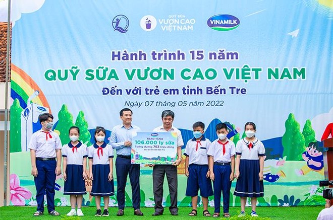 Hành trình năm thứ 15 của Quỹ sữa Vươn cao Việt Nam khởi động, mang sữa đến cho 21.000 trẻ em ảnh 1