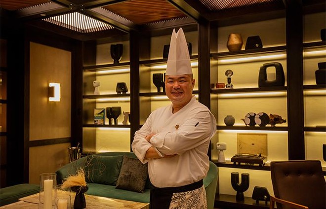 Đầu bếp sao Michelin - Junichi Yoshida: ‘Không có khuôn mẫu nào được đặt ra khi nấu các món ăn Teppanyaki’ ảnh 1