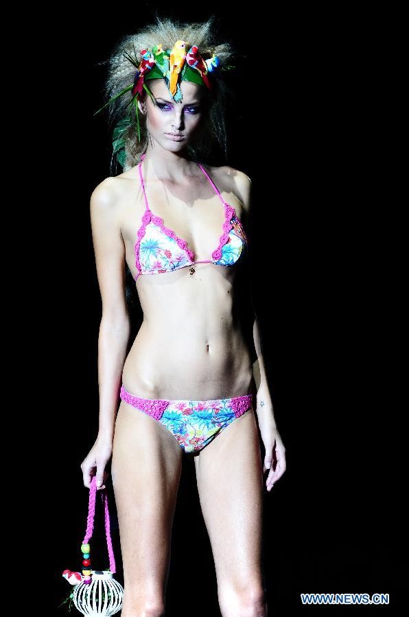 Bộ sưu tập Bikini đầy màu sắc của Dolores Cortes ảnh 5