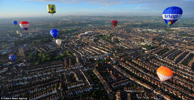 Ngày hội khinh khí cầu quốc tế ở Bristol ảnh 1