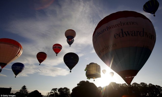 Ngày hội khinh khí cầu quốc tế ở Bristol ảnh 4