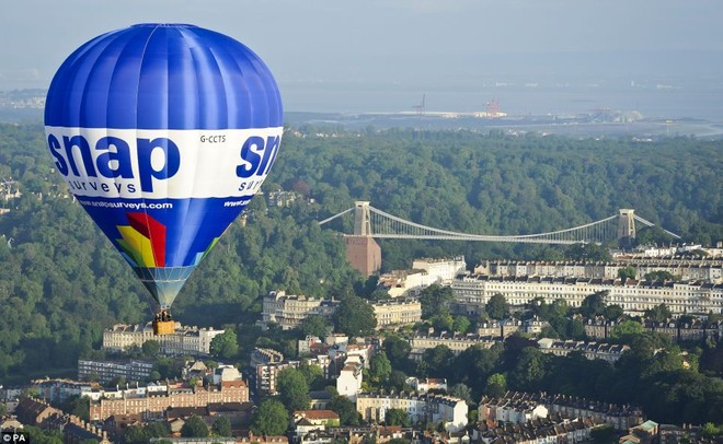 Ngày hội khinh khí cầu quốc tế ở Bristol ảnh 8