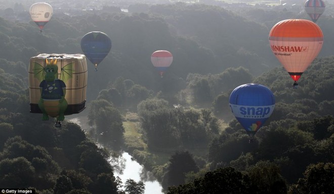 Ngày hội khinh khí cầu quốc tế ở Bristol ảnh 9