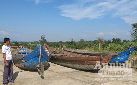 3 ghe chở lậu 8m3 gỗ hương, cà-te ảnh 1