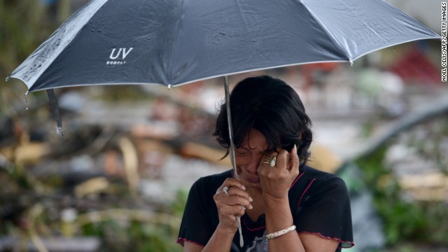 Philippines: Cảnh tượng kinh hoàng sau bão Haiyan ảnh 8