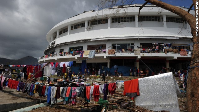 Philippines: Cảnh tượng kinh hoàng sau bão Haiyan ảnh 17