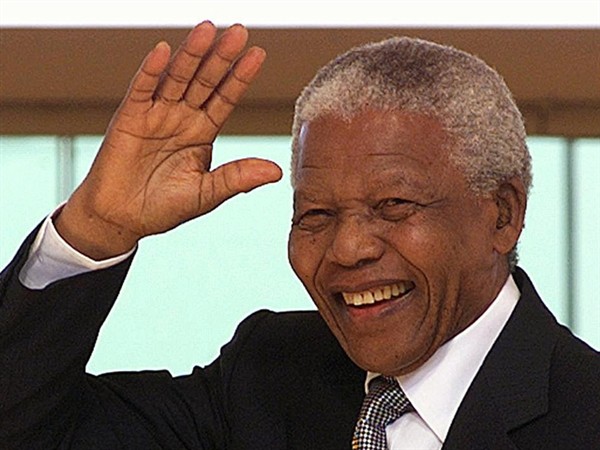 Cựu Tổng thống Nam Phi Nelson Mandela qua đời ảnh 1